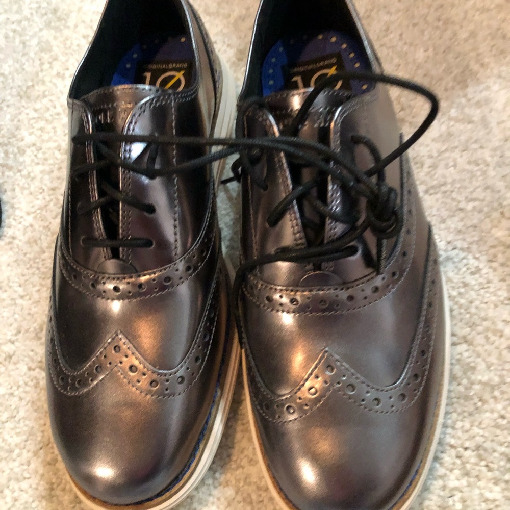 Women’s Cole Haan size 71/2 shoes.